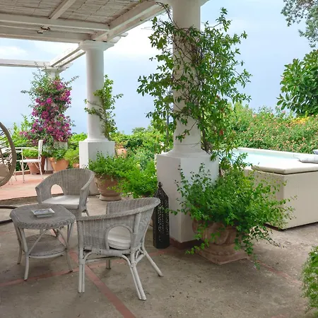 ヴィラ La Capperina